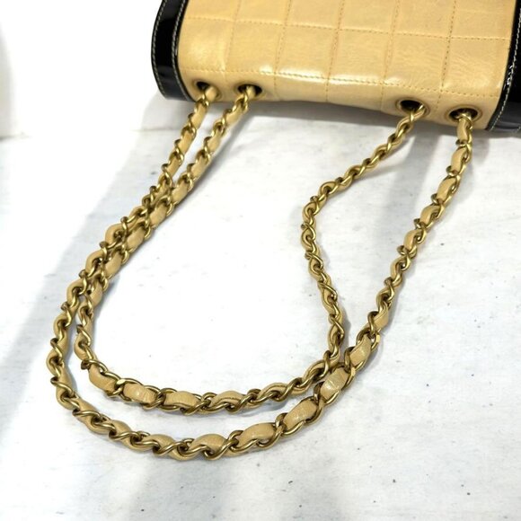 Authentic CHANEL CC Lambskin Patent Chocolate Bar Flap Bag Chain Beige Black - Picture 14 of 16